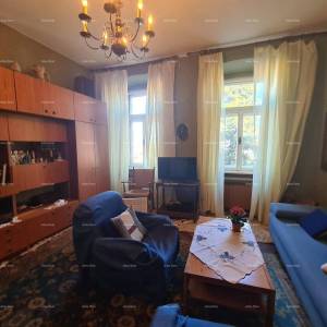 Stan u prizemlju s dvorištem i garažom – centar Pule