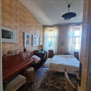 Stan u prizemlju s dvorištem i garažom – centar Pule