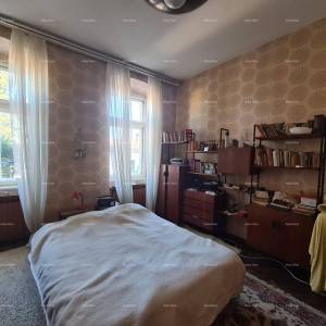 Stan u prizemlju s dvorištem i garažom – centar Pule