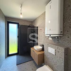 Stan u prizemlju s dvorištem - spremno za useljenje