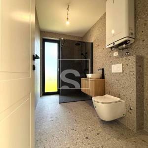 Stan u prizemlju s dvorištem - spremno za useljenje