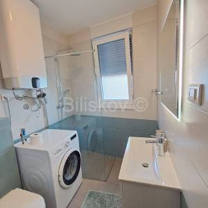 Strožanac, 1. iznajmljivanje, novonamješteno ,parking