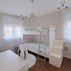 Strožanac, 1. iznajmljivanje, novonamješteno ,parking