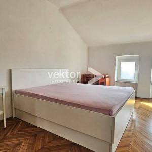 Sušak,uredan 3-soban stan s pogledom na grad i more