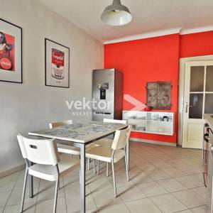 Sušak,uredan 3-soban stan s pogledom na grad i more