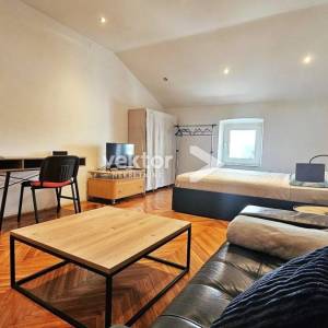 Sušak,uredan 3-soban stan s pogledom na grad i more