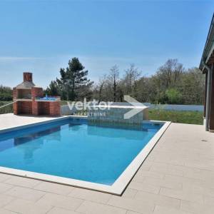 Svetvinčenat, moderna novogradnja s bazenom