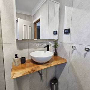 Svetvinčenat, moderna novogradnja s bazenom