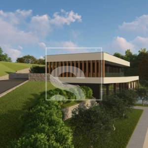 Terasirano zemljište 2082 m² s visokim hrastovima