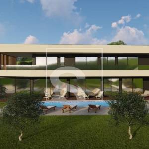 Terasirano zemljište 2082 m² s visokim hrastovima