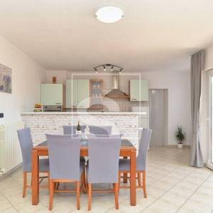 Top lokacija: 4 uhodana apartmana i poslovni prostor