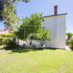 Top lokacija: 4 uhodana apartmana i poslovni prostor