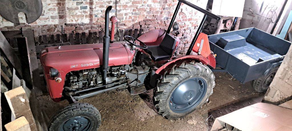Traktor IMT 539 de luxe  sa prikolicom