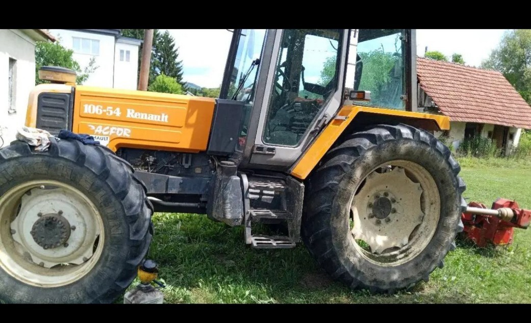 Traktor Renault 10654