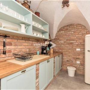 Tribalj, rustikalna kamena kuća s bazenom