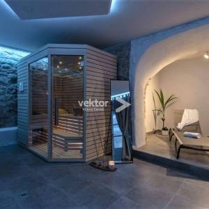 Tribalj, rustikalna kamena kuća s bazenom