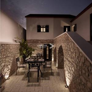 Tribalj, stara kamena kuća za adaptaciju