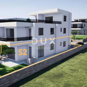 TRIBUNJ, SOVLJA - Stan s vrtom u prizemlju u blizini plaže NOVOGRADNJA