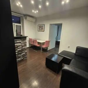 TRNJE - ATRAKTIVAN 1,5 SOBAN STAN 41 M2 - 1. KAT