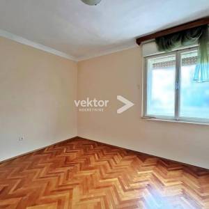 Trsat, etaža s dodatnim objektom i okućnicom, pogled na more