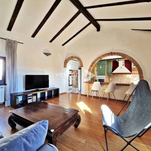 Trsat, uređen stan s dodatnim prostorom, na atraktivnoj poziciji