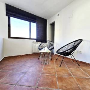 Trsat, uređen stan s dodatnim prostorom, na atraktivnoj poziciji