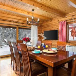 Tršće, goranska kuća za odmor s grijanim bazenom