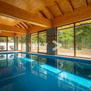 Tršće, goranska kuća za odmor s grijanim bazenom