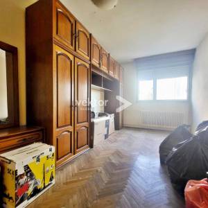 Turnić, 2-soban stan s komotnom lođom i pogledom