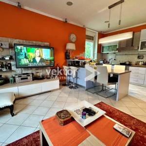 Turnić, komforan obiteljski stan u manjoj zgradi