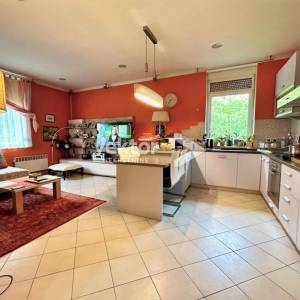 Turnić, komforan obiteljski stan u manjoj zgradi