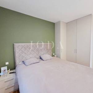 Turnić – Luksuzan 3S+DB s terasom i pogledom na more