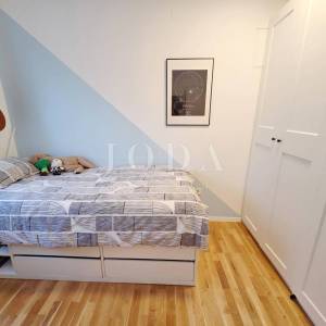 Turnić – Luksuzan 3S+DB s terasom i pogledom na more