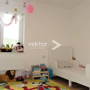 Turnić, uređen 2-soban s dnevnim boravkom, balkon