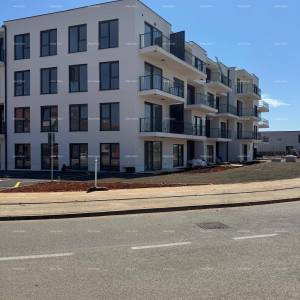 UMAG – Novogradnja! Stan s vrtom i parkirnim mjestom u modernom stambenom kompleksu, 0-16