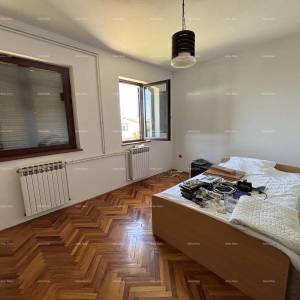 VALBANDON - Kuća s dva stana – idealna za obiteljski život ili investiciju