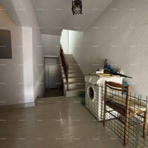 VALBANDON - Kuća s dva stana – idealna za obiteljski život ili investiciju