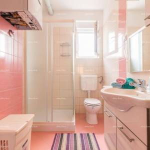 Valdebek. Kuća s 4 stana svaki stan zaseban ulaz!  Blizina centra Pule!