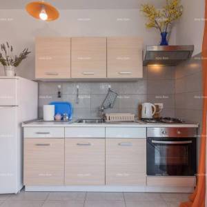 Valdebek. Kuća s 4 stana svaki stan zaseban ulaz!  Blizina centra Pule!