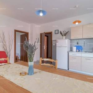 Valdebek. Kuća s 4 stana svaki stan zaseban ulaz!  Blizina centra Pule!