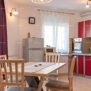 Valdebek. Kuća s 4 stana svaki stan zaseban ulaz!  Blizina centra Pule!