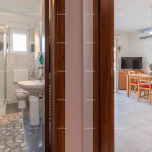 Valdebek. Kuća s 4 stana svaki stan zaseban ulaz!  Blizina centra Pule!