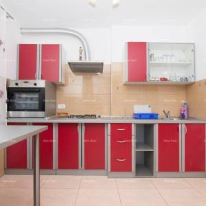 Valdebek. Kuća s 4 stana svaki stan zaseban ulaz!  Blizina centra Pule!