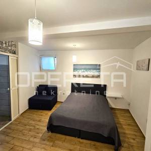 Vela Varoš, centar Splita, poslovni prostor s turističkim potencijalom