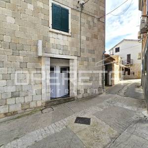 Vela Varoš, centar Splita, poslovni prostor s turističkim potencijalom