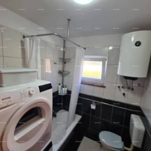 Veli Vrh! Pula! Dvije prizemnice s bazenom!