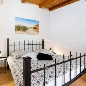 Veli Vrh! Pula! Dvije prizemnice s bazenom!