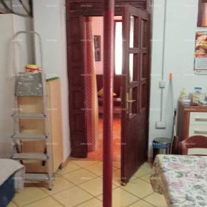 Veruda. Prodaja kuće s apartmanima u Puli  blizu mora, s pogledom na more