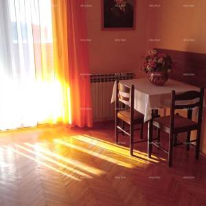 Veruda. Prodaja kuće s apartmanima u Puli  blizu mora, s pogledom na more