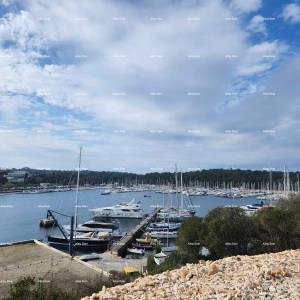 Veruda. Prodaja modernih stanova u eksluzivnoj zgradi sa pogledom na marinu, Pula!